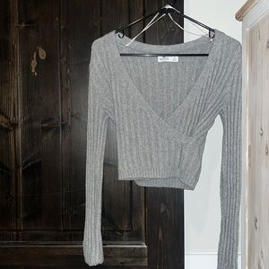 Holister size small sweater